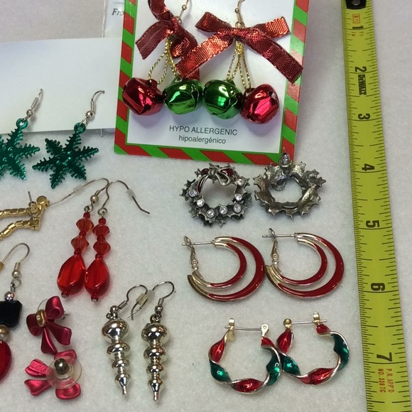 FINAL SALE PRICE Christmas/Winter Lot of 11 Earrings & 2 Pins - Picture 6 of 7